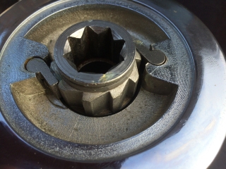 Winschhaube mit Klinken drauf